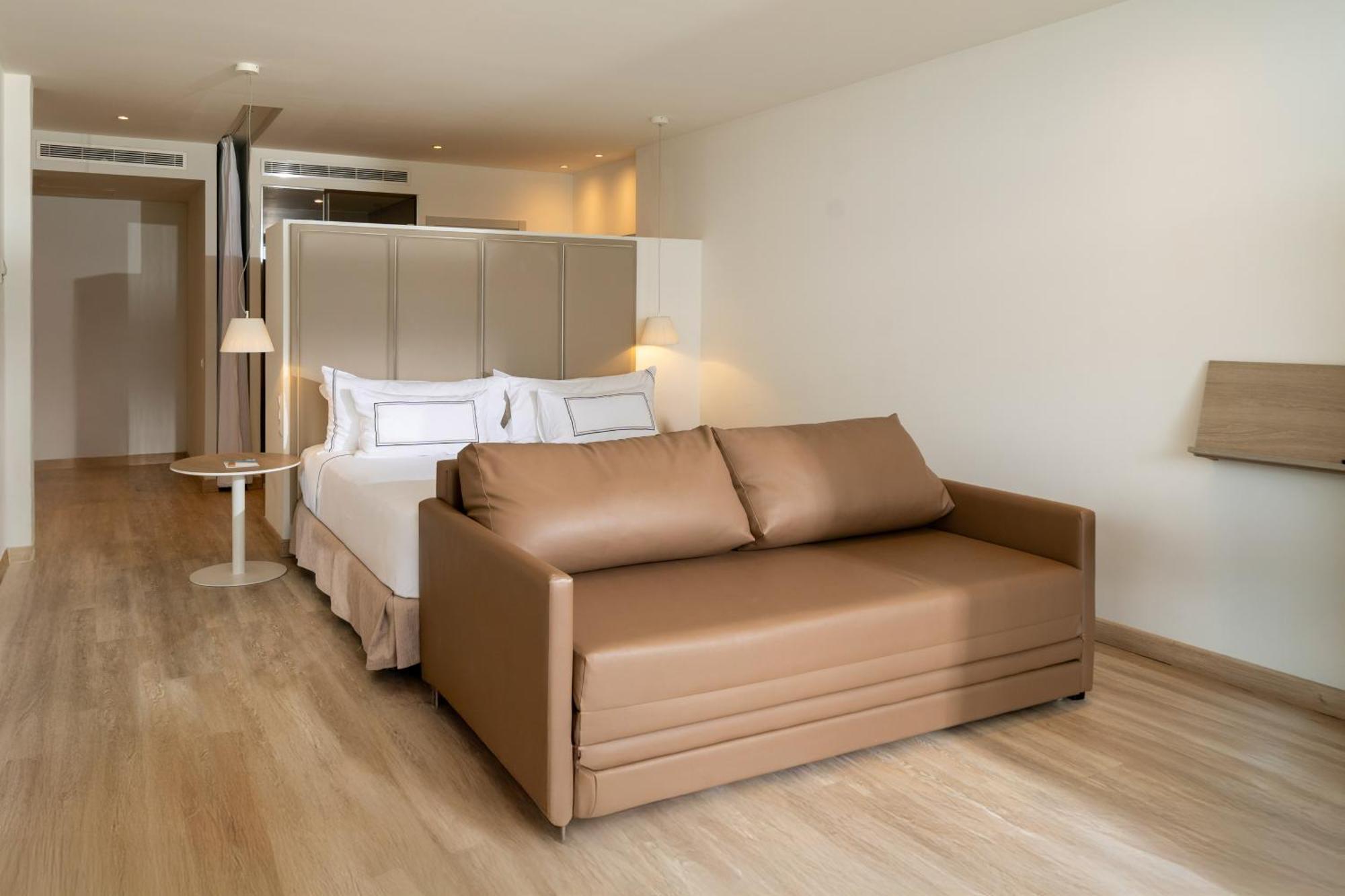 Melia Calvia
