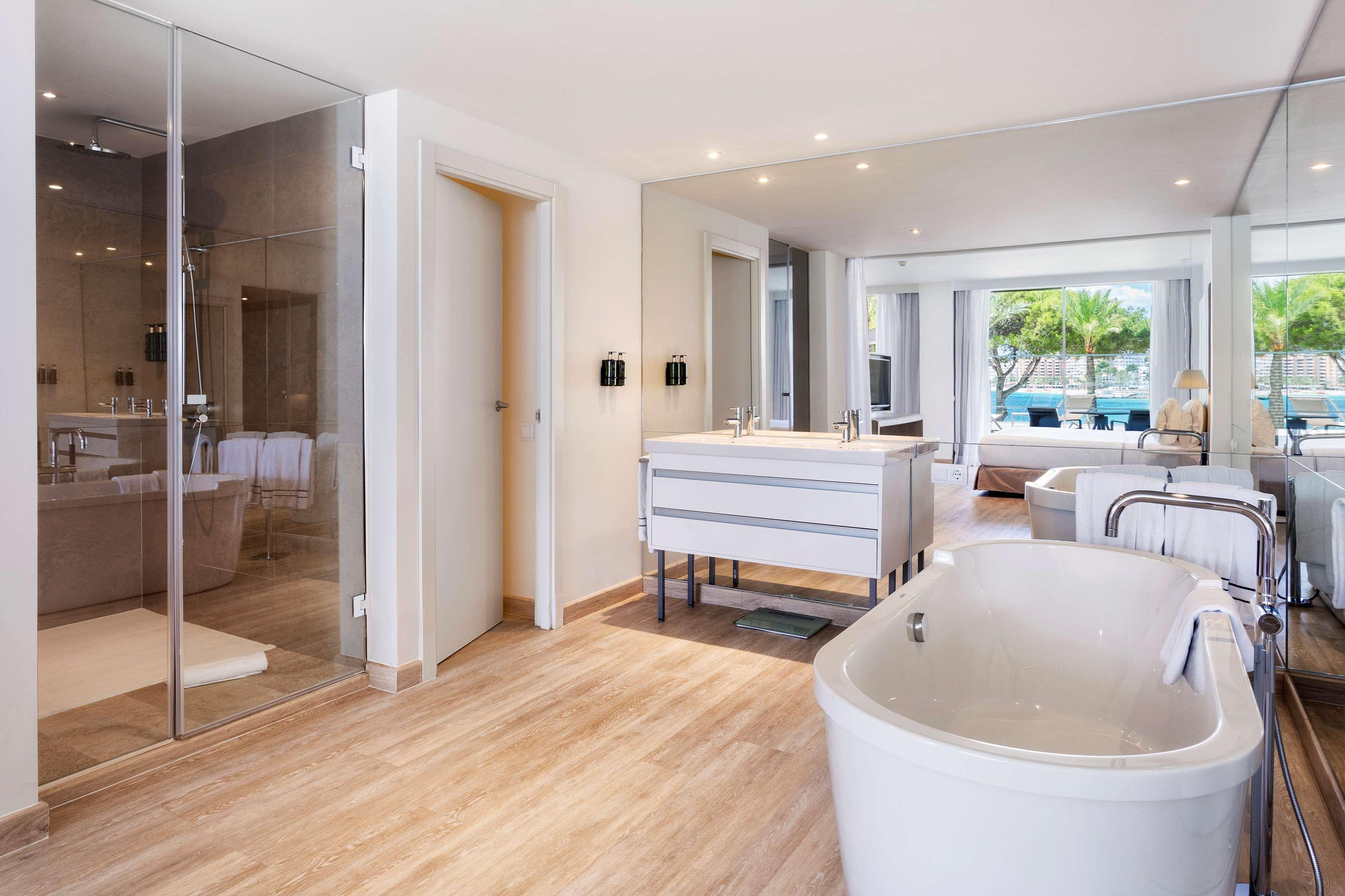 Melia Calvia